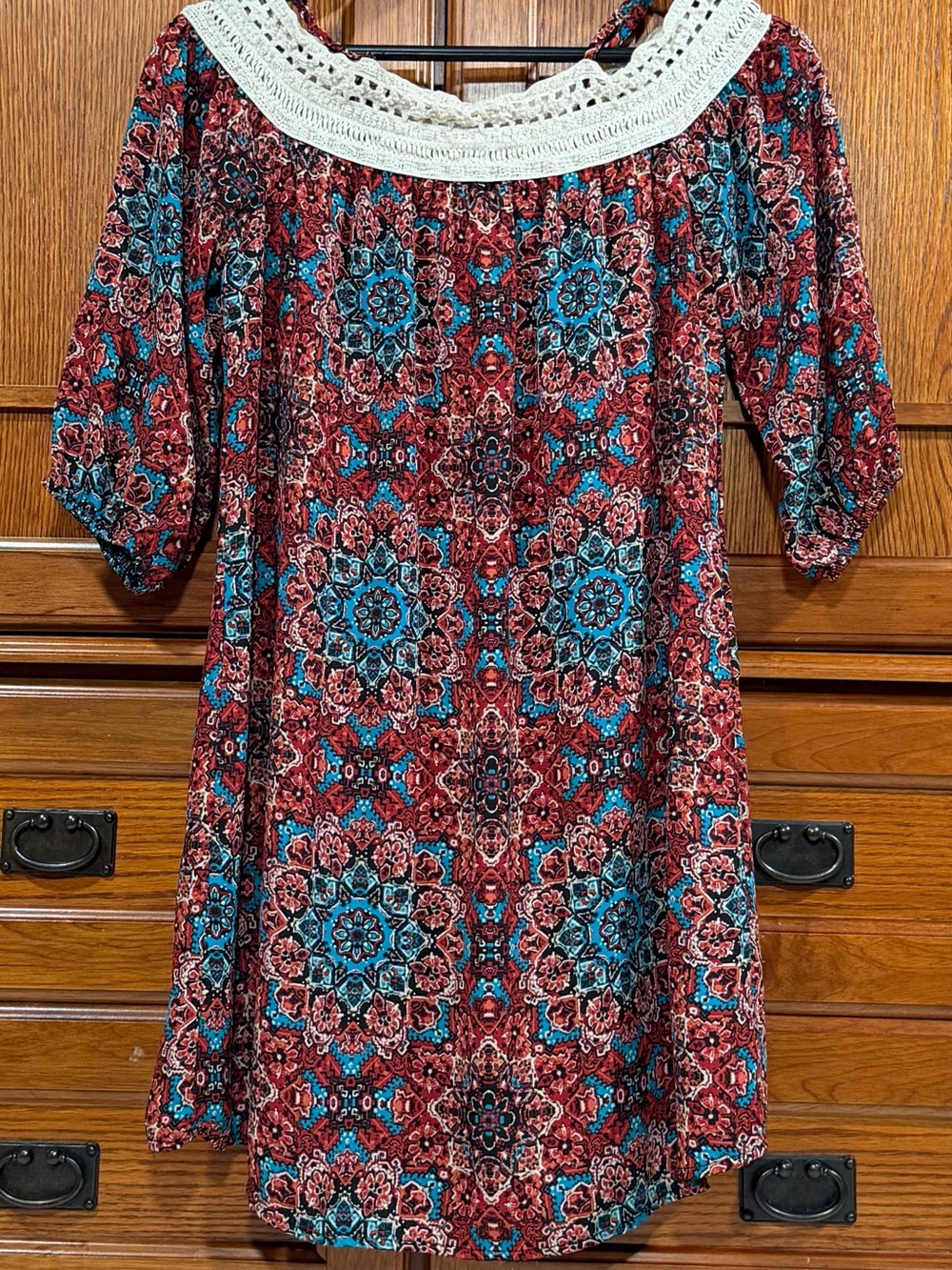 Trixxi Boho Cold-Shoulder Mini Shift Dress Crochet Medallion Festival Peasant